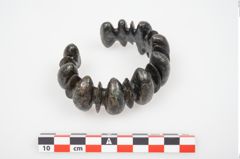 Foto von Bronzebuckelarmreif (NHMW-PRAE-025550)